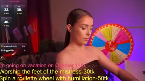 Snapshot of emiliyaroude chatting on October 8, 1:09 pm  Emiliya  online show from October 8, 1:09 pm