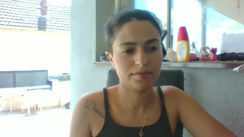 Snapshot of emilly_daniel chatting on June 16, 11:57 am Emilly and Daniel online show from June 16, 11:57 am