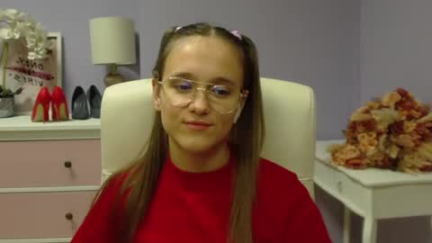 Snapshot of emilly_lust99 chatting on December 3, 1:54 pm Emilly online show from December 3, 1:54 pm