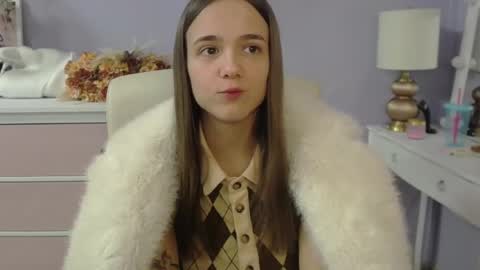 Emilly online show from February 5, 7:57 am