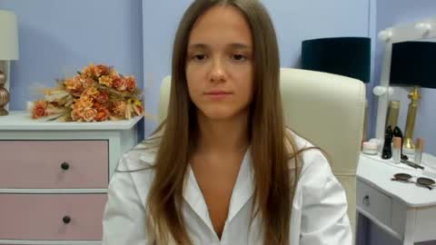 Snapshot of emilly_lust99 chatting on July 10, 7:23 am Emilly online show from July 10, 7:23 am