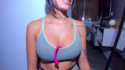 emilly online show from February 15, 4:42 am