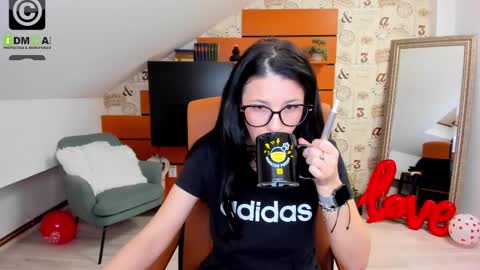 EmillyTaylor online show from February 25, 4:46 am