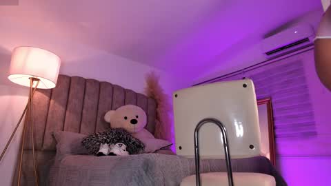  emily valentina     online show from March 4, 2:06 am