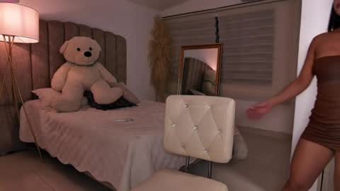  emily valentina     online show from May 28, 1:47 am
