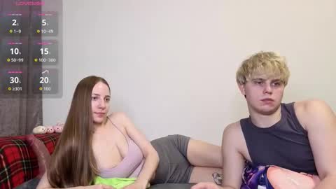 emily_and_ilumi online show from March 27, 10:53 pm