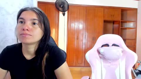 Emily and Soffy online show from March 3, 11:49 am