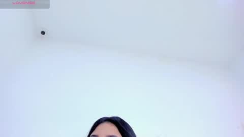 Snapshot of emily_cooper20_ chatting on January 15, 6:12 am Emily online show from January 15, 6:12 am