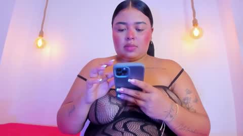 Snapshot of emily_cooper20_ chatting on February 5, 8:25 pm Emily online show from February 5, 8:25 pm