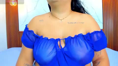 Snapshot of emily_cooper20_ chatting on February 20, 4:39 am Emily online show from February 20, 4:39 am