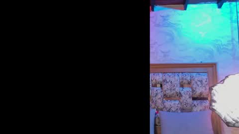 Snapshot of emily_dempsey chatting on April 22, 7:37 pm emily_dempsey online show from April 22, 7:37 pm