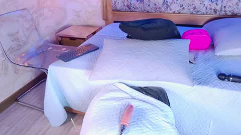 Snapshot of emily_dempsey chatting on April 25, 1:41 pm emily_dempsey online show from April 25, 1:41 pm