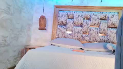 Snapshot of emily_dempsey chatting on July 6, 7:05 pm emily_dempsey online show from July 6, 7:05 pm