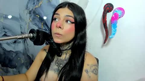 Snapshot of emily_evol chatting on July 2, 12:00 pm emily_evol online show from July 2, 12:00 pm