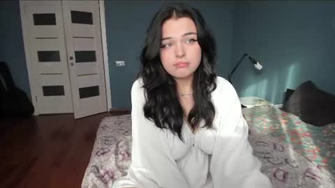 emily_ferra online show from June 30, 4:13 am