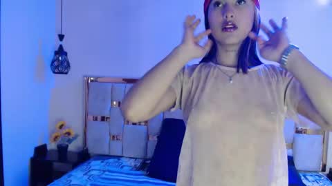 Snapshot of emily_fox_3 chatting on January 31, 12:18 pm emily fox 3 online show from January 31, 12:18 pm