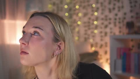 Em -  online show from December 2, 1:25 am