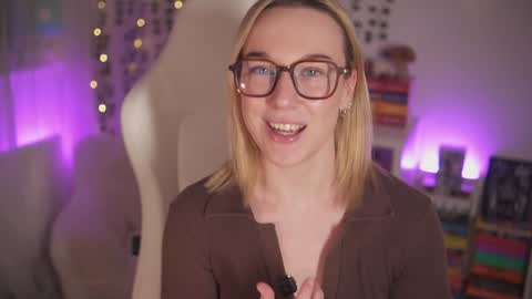 Em -  online show from December 8, 10:36 pm