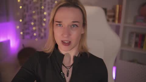 Em -  online show from December 19, 10:32 pm