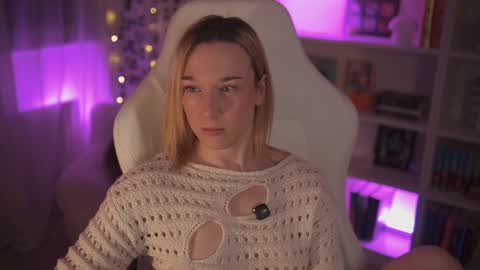 Em -  online show from January 2, 10:55 pm