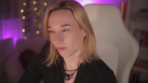 Em -  online show from January 16, 10:44 pm