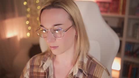 Em -  online show from January 31, 12:06 am