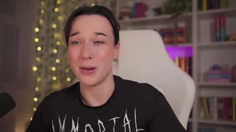 Em -  online show from February 26, 10:42 pm