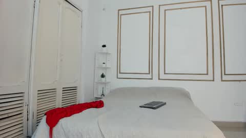 emily_gaviria1 online show from February 28, 12:06 pm