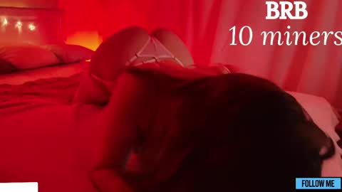 Snapshot of emily_gin chatting on April 27, 2:53 am EMILY online show from April 27, 2:53 am