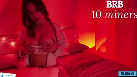 Snapshot of emily_gin chatting on May 26, 10:33 am EMILY online show from May 26, 10:33 am