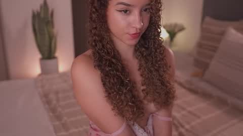 Juliana online show from February 3, 11:54 pm