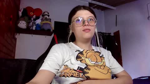 Snapshot of emily_katz chatting on February 1, 6:08 pm Julieta online show from February 1, 6:08 pm