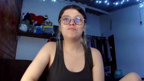 Snapshot of emily_katz chatting on March 4, 5:24 pm Julieta online show from March 4, 5:24 pm