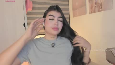 EmilyKenner  Independent model  online show from March 30, 12:28 pm