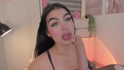 EmilyKenner  Independent model  online show from July 17, 12:12 pm