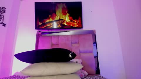 Snapshot of emily_lady20 chatting on December 23, 4:50 pm emily lady20 Independient modelIndependiente online show from December 23, 4:50 pm