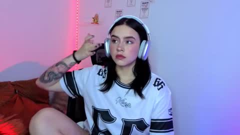 Emily Lindey online show from February 11, 4:17 am