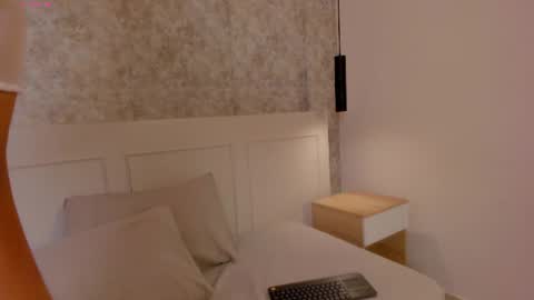 Snapshot of emily_luve chatting on July 8, 11:37 am emily_luve online show from July 8, 11:37 am