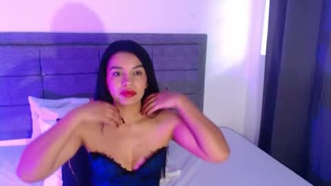 emily_milff online show from July 14, 11:49 am