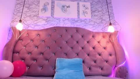 Snapshot of emily_morgan04 chatting on January 30, 2:36 pm online show from January 30, 2:36 pm