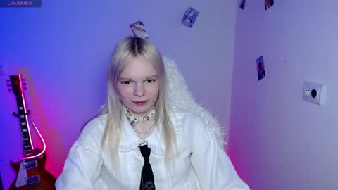 Snapshot of emily_nyaffe chatting on March 11, 8:59 pm Lia online show from March 11, 8:59 pm