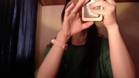 Snapshot of emily_pearl_ chatting on January 27, 12:16 pm emily_pearl_ online show from January 27, 12:16 pm