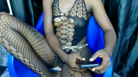 emily_pussy19 online show from May 21, 9:00 pm