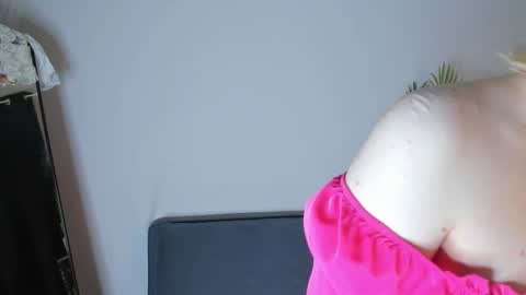 emily_relishh online show from February 20, 5:15 am