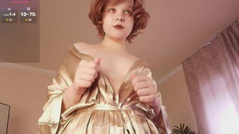 emily_relishh online show from April 19, 1:10 pm