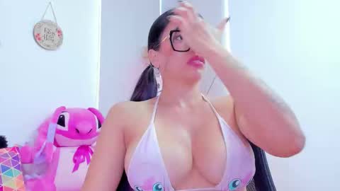 Emily online show from February 10, 2:43 pm