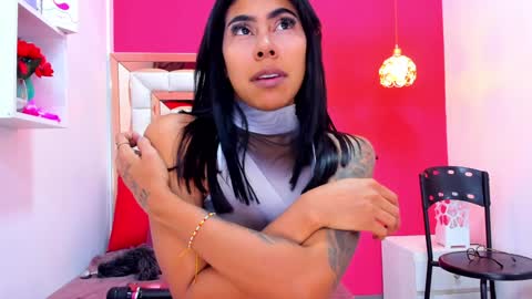 Snapshot of emily_sexy3 chatting on February 8, 11:22 am Emily online show from February 8, 11:22 am