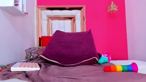 Snapshot of emily_sexy3 chatting on February 26, 2:36 pm Emily online show from February 26, 2:36 pm