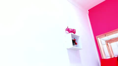 Snapshot of emily_sexy3 chatting on March 7, 2:23 pm Emily online show from March 7, 2:23 pm