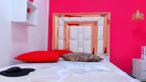 Snapshot of emily_sexy3 chatting on March 10, 10:24 pm Emily online show from March 10, 10:24 pm